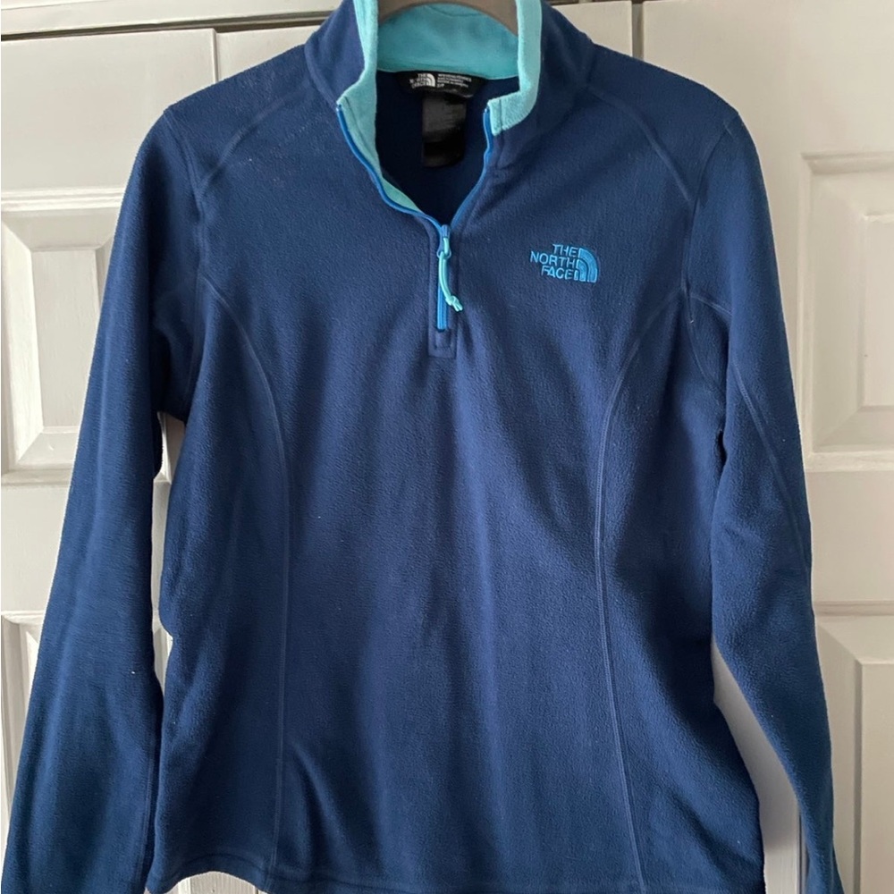 Women’s The North Face Pullover quarter zip Size Small